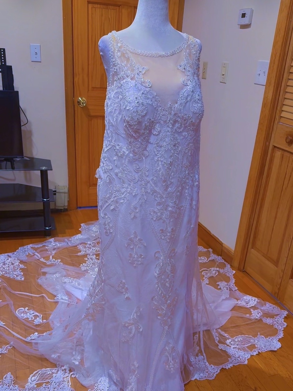 Beaded Lace Illusion Neck Chemise in Light Ivory